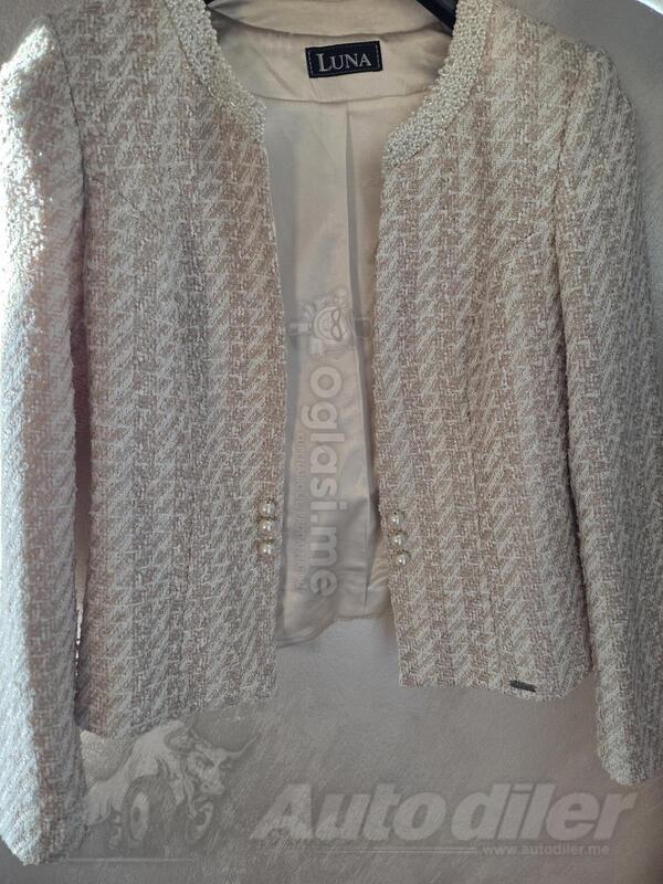 Poslovni komplet za žene