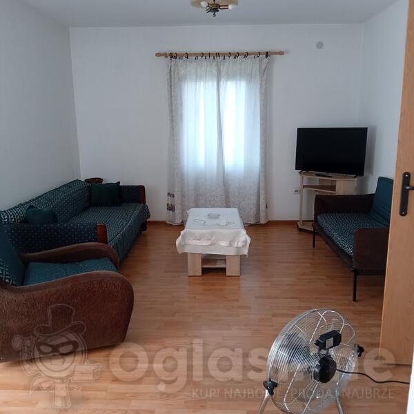 Dvosoban stan 75m2 - Cetinje - Cetinje (uži dio)