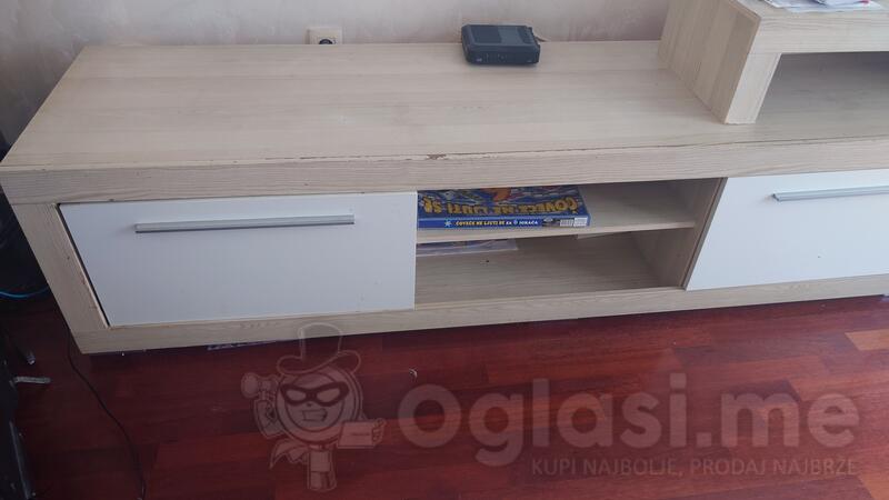 Trpezarijski sto sa stolicama, tv komoda,klub sto