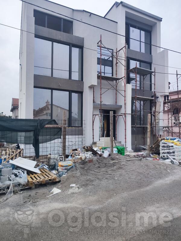 Trosoban stan 100m2 - Podgorica - Zagorič