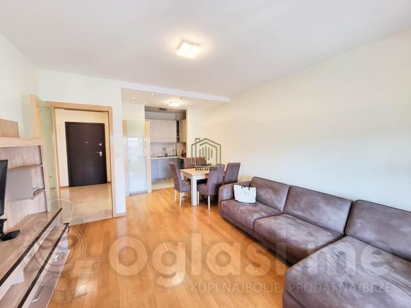 Trosoban stan 95m2 - Podgorica - Momišići