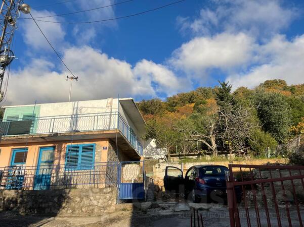 Porodična kuća 72m2 - Bar - Đinđinovići