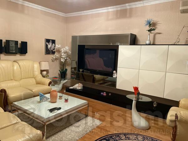 Porodična kuća 100m2 - Podgorica - Momišići