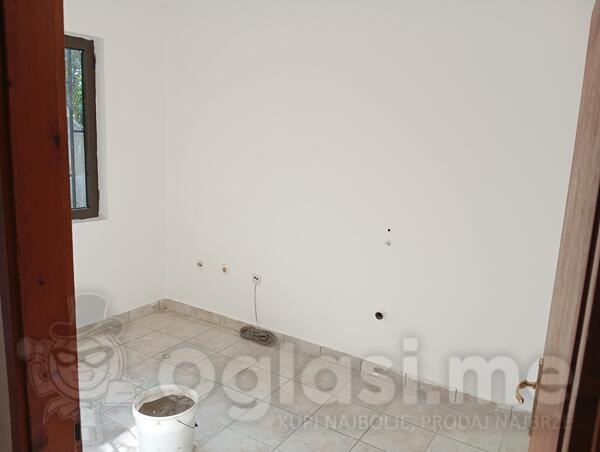 Lokal 46m2 - Podgorica - Spuž