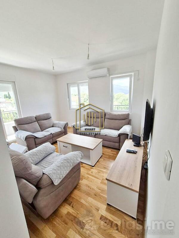 Dvosoban stan 81m2 - Danilovgrad - Centar grada