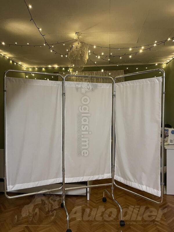 Medicinski paravan na tockicima 