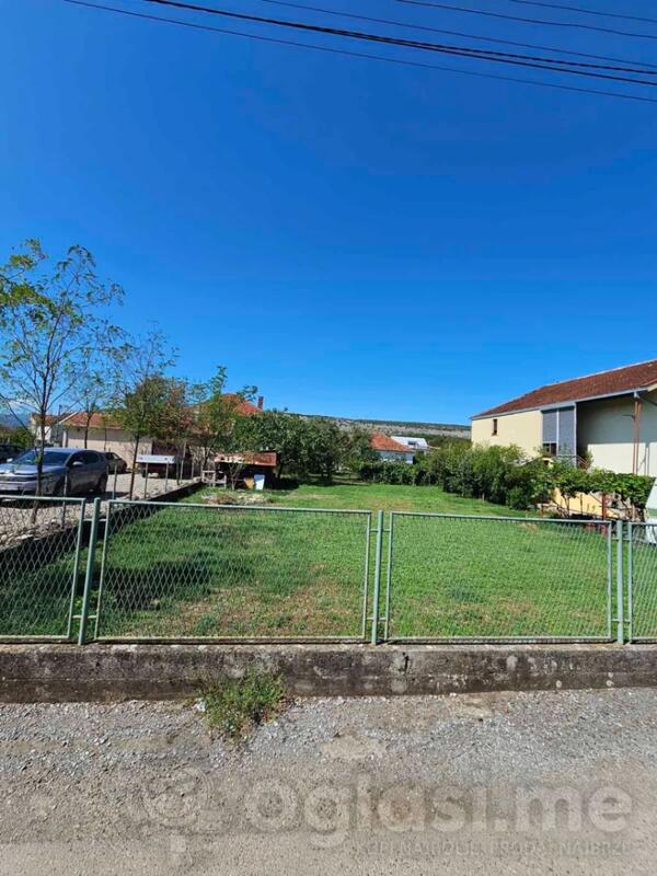 Građevinsko zemljište 326m2 - Podgorica - Tološi