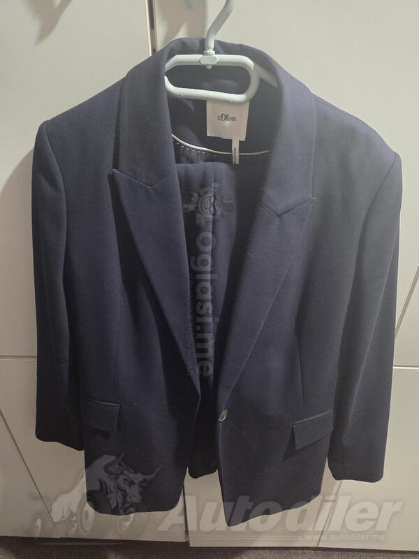 Žensko odijelo sa pantalonama