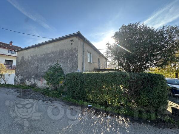 Porodična kuća 372m2 - Podgorica - > Okolina grada