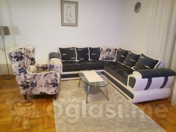 Ugaona garnitura+fotelja+sto