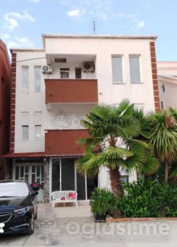 Kuća sa više stanova 350m2 - Ulcinj - Kodra