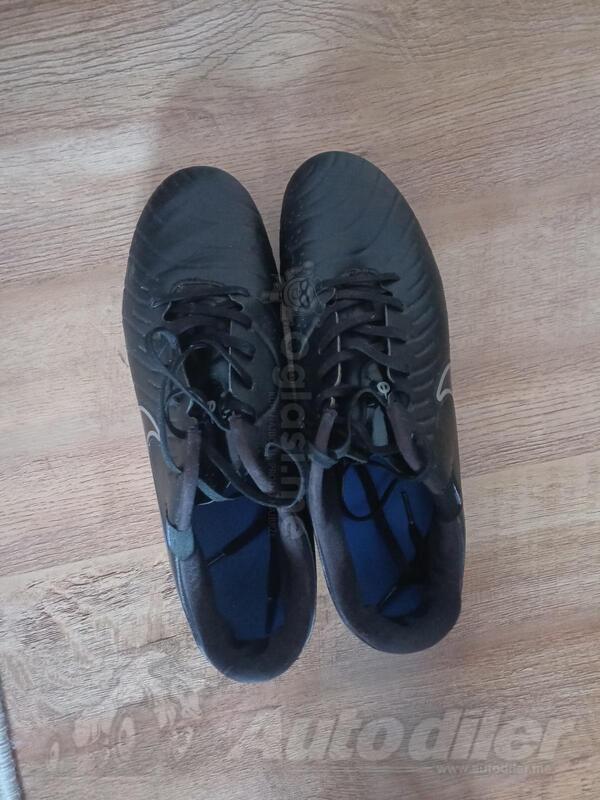 PRODAJEM NIKE KOPACKE