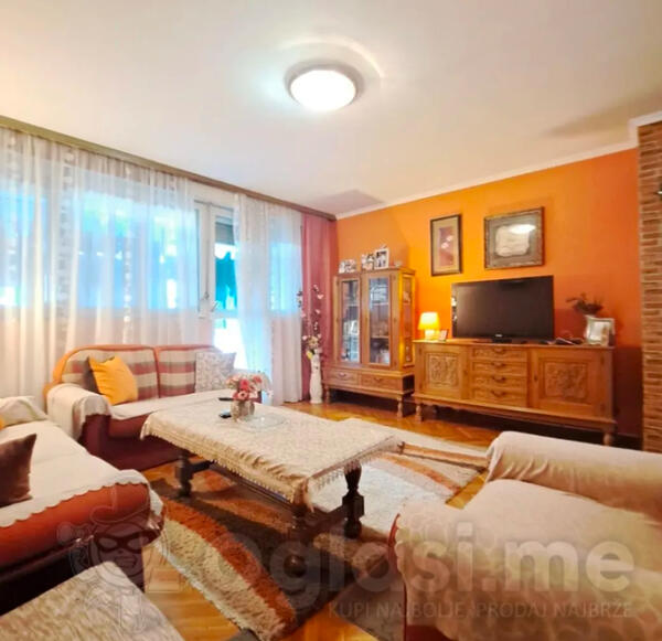 Trosoban stan 90m2 - Podgorica - Centar grada