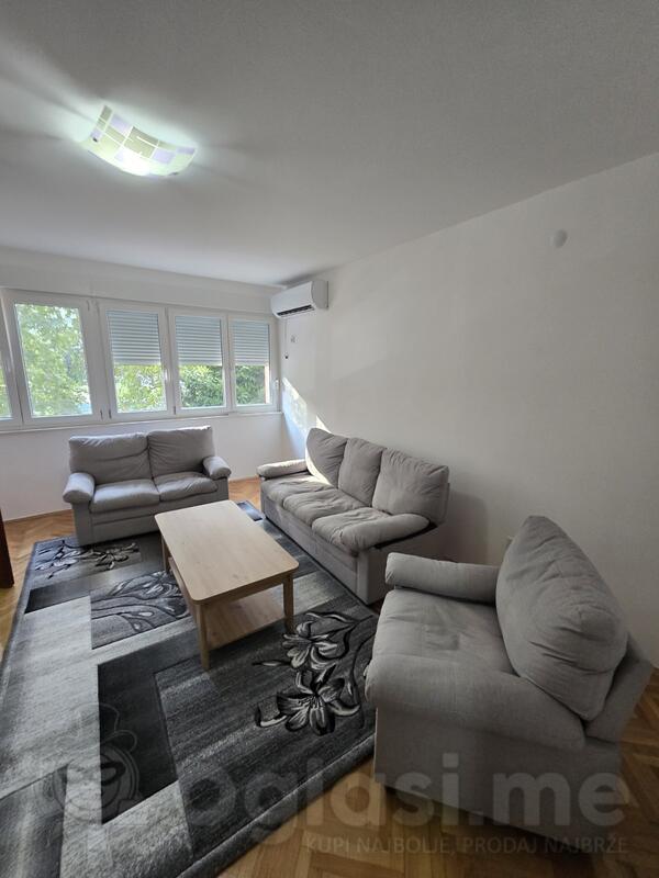 Dvosoban stan 80m2 - Nikšić - Centar grada preko puta bolnice