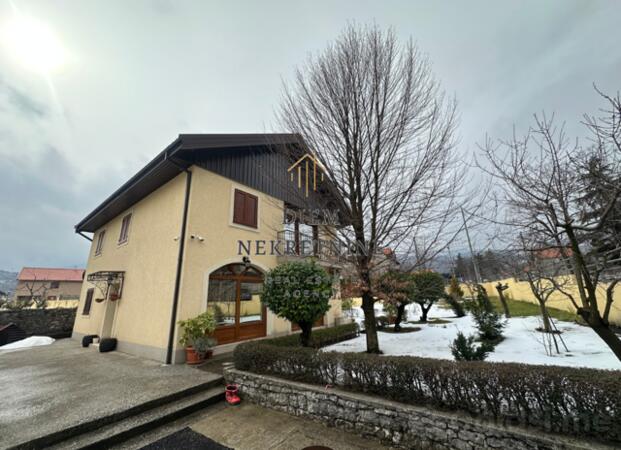 Porodična kuća 170m2 - Cetinje - Bajice