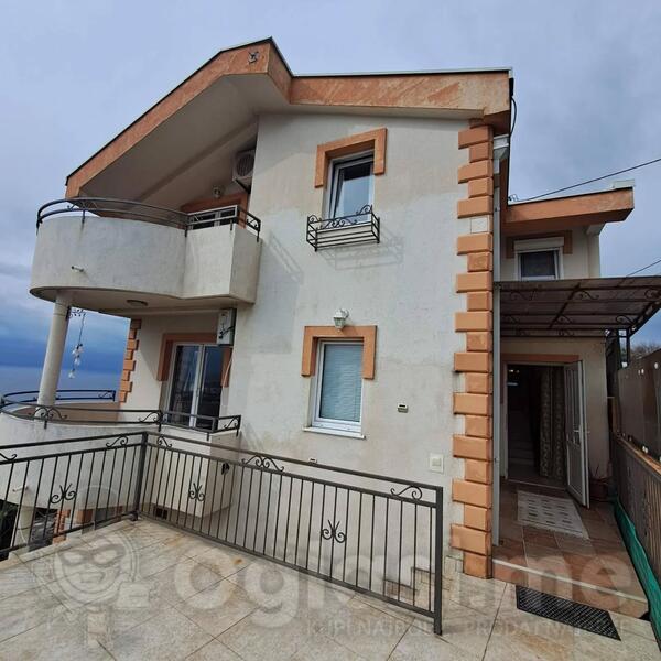 Porodična kuća 180m2 - Bar - Dobra Voda