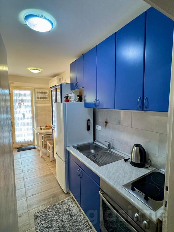 Jednosoban stan 47m2 - Cetinje - Cetinje (uži dio)