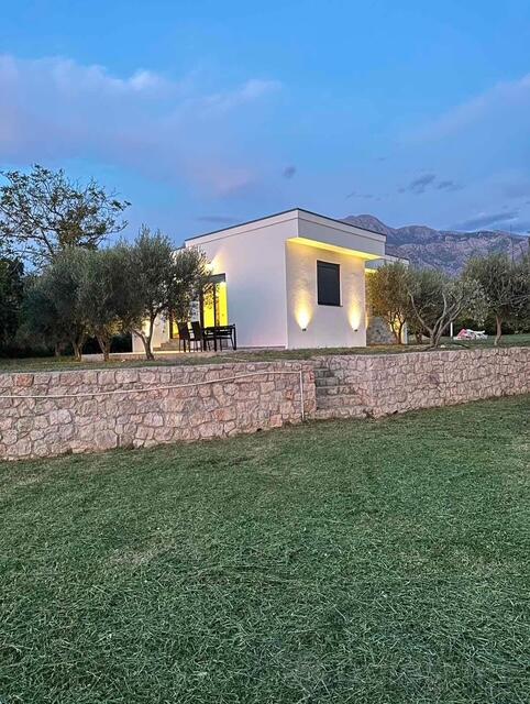 Porodična kuća 73m2 - Bar - Tomba