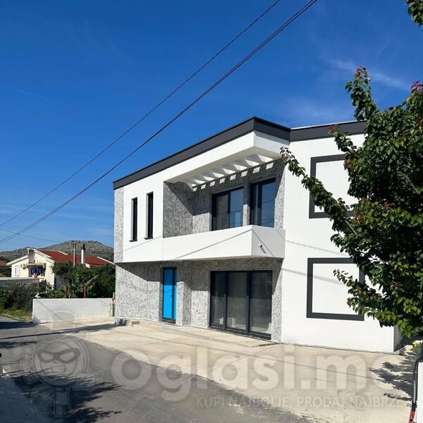 Porodična kuća 100m2 - Bar - Zaljevo