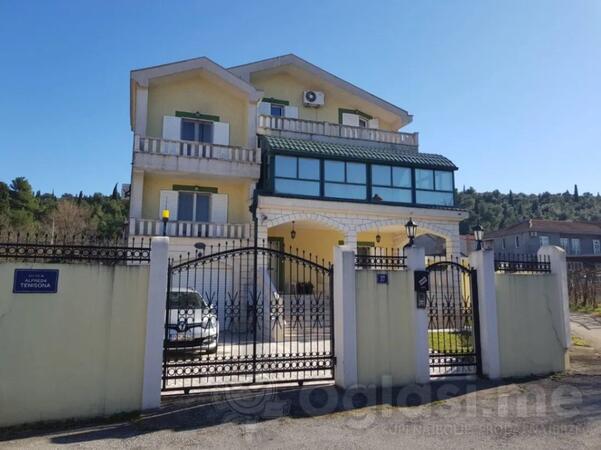 Porodična kuća 489m2 - Podgorica - Zagorič