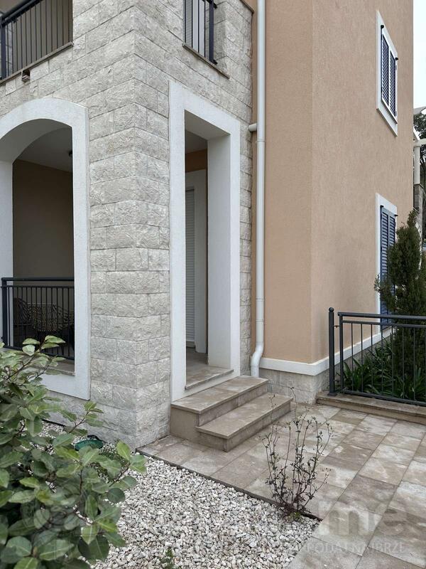 Garsonjera 40m2 - Tivat - Radovići