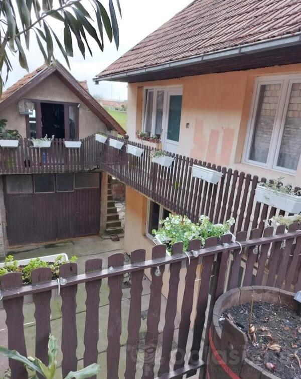 Porodična kuća 350m2 - Inđija - Inđija (uži dio)