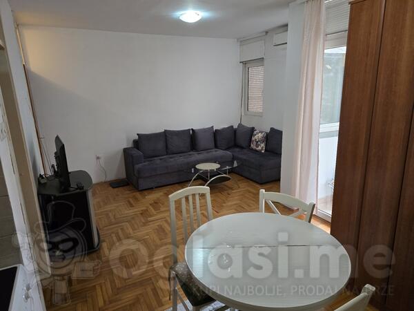 Garsonjera 35m2 - Podgorica - Stari Aerodrom