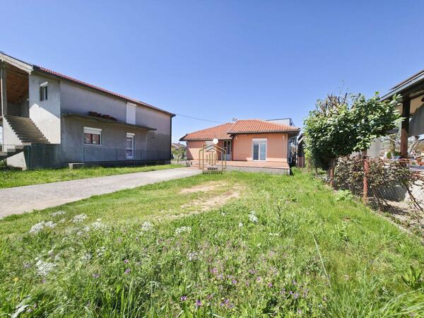 Porodična kuća 77m2 - Podgorica - Zlatica