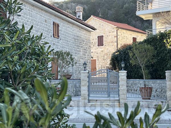 Vila 500m2 - Herceg Novi - Kamenari
