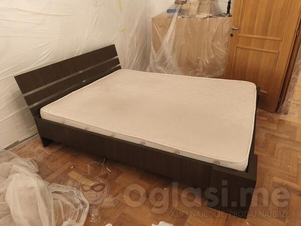 Krevet 160*200 i dva noćna stočića