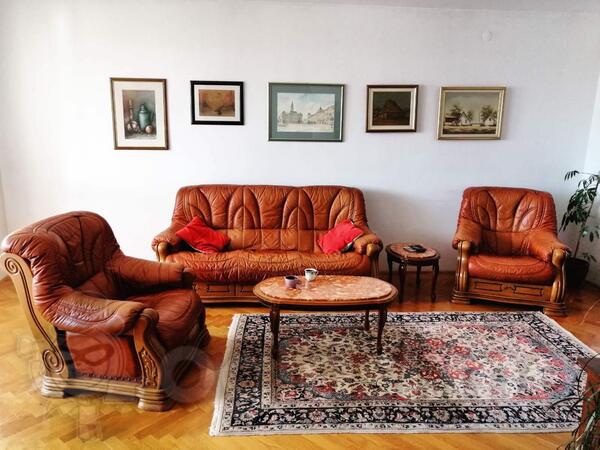 Trosoban stan 112m2 - Bar - Centar grada