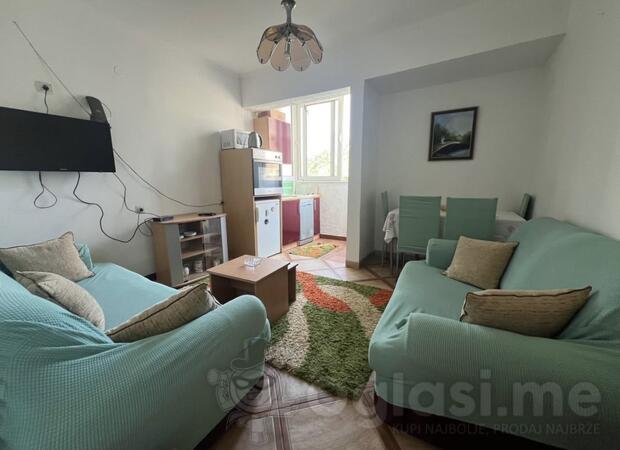 Dvosoban stan 50m2 - Bar - Centar grada