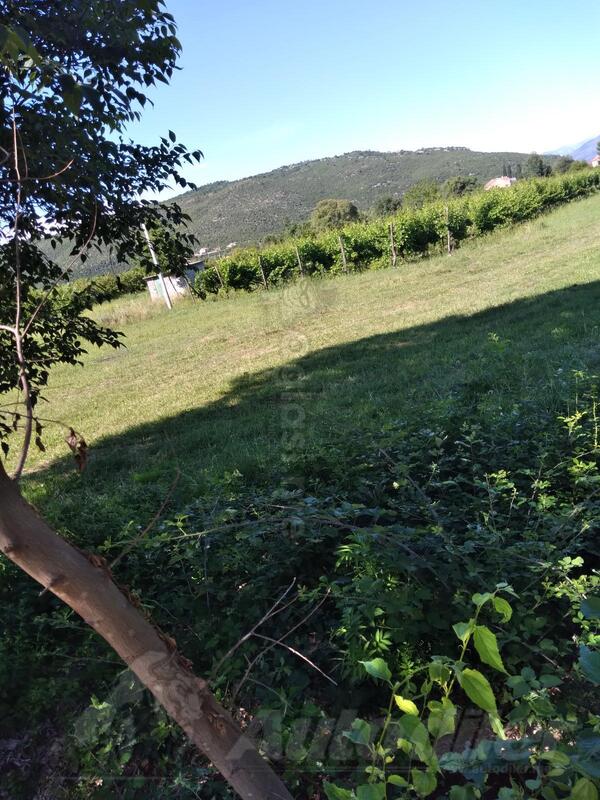 Građevinsko zemljište 1200m2 - Podgorica - Beri
