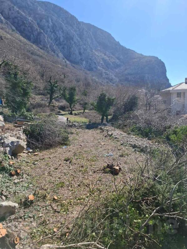 Građevinsko zemljište 1600m2 - Budva - Tudorovići