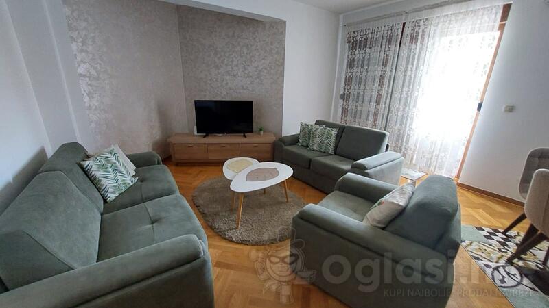 Jednosoban stan 61m2 - Bar - Centar grada