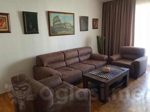 Dvosoban stan 67m2 - Bar - Centar grada