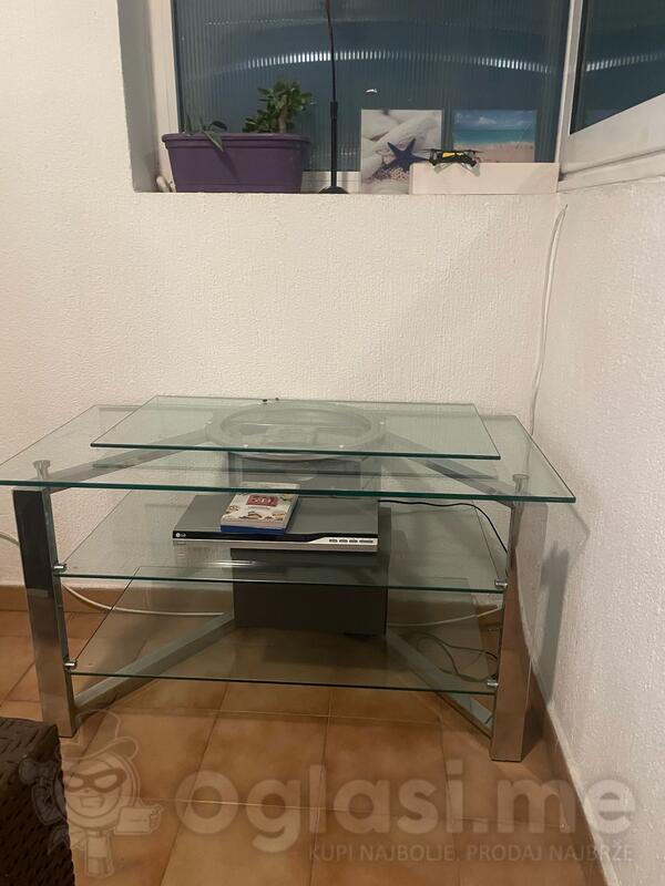 Staklena polica za Tv