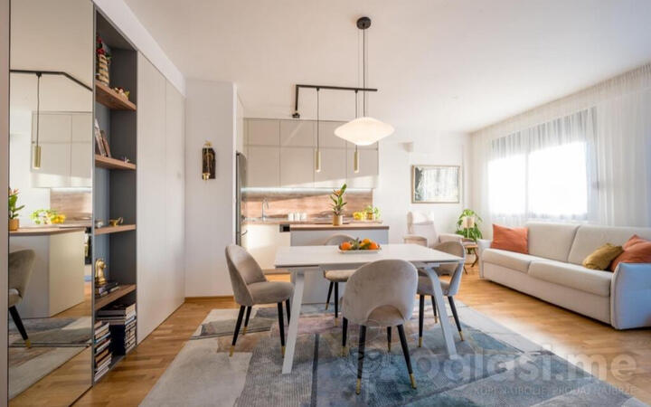 Dvosoban stan 63m2 - Tivat - Centar grada