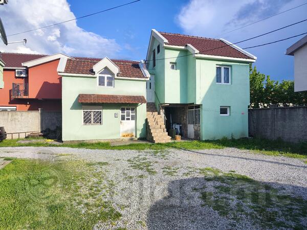 Kuća sa više stanova 260m2 - Podgorica - Zlatica