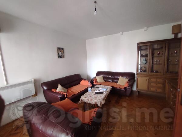 Dvosoban stan 74m2 - Podgorica - Blok 6