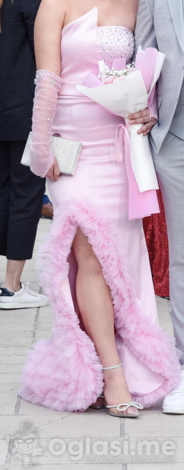 Maturska haljina, jednom nosena, krojena po zelji