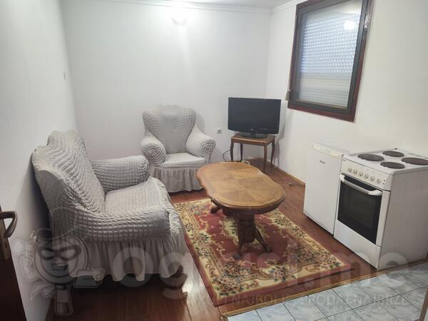 Kuća sa više stanova 208m2 - Podgorica - Zlatica