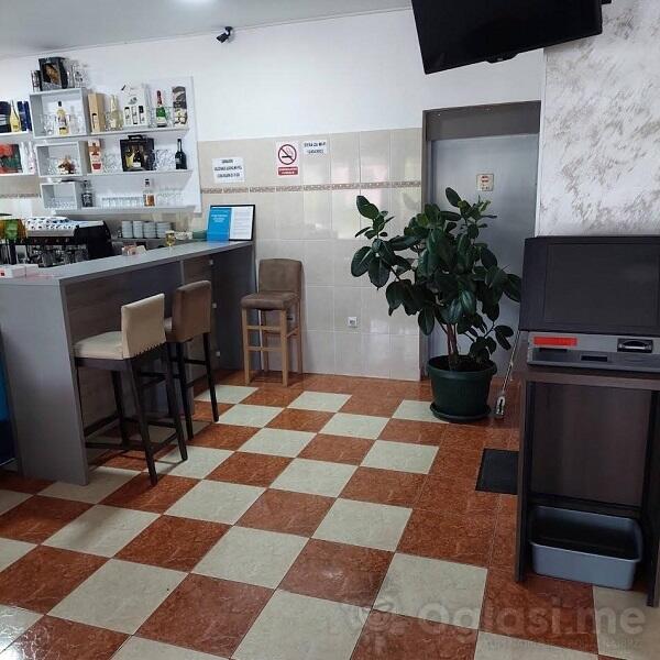 Potrebne djevojke za rad u kafiću 