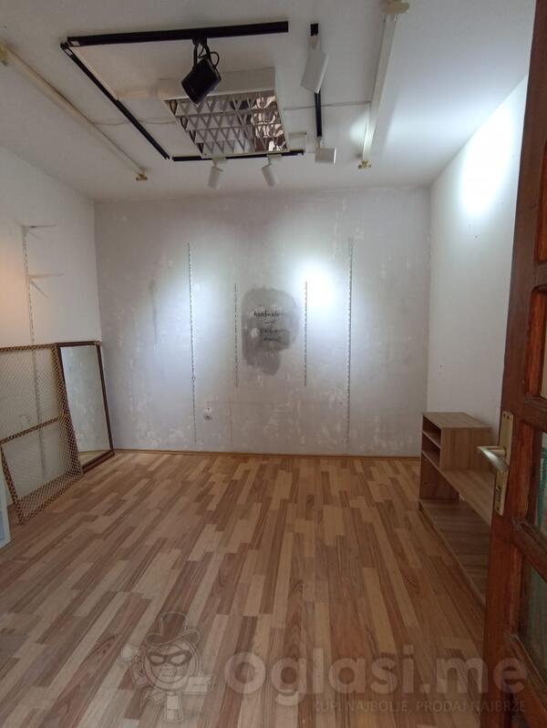 Lokal 10m2 - Budva - Stari Grad