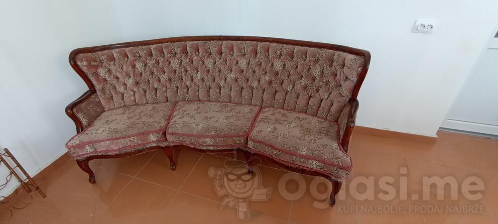 Antikvarna sofa