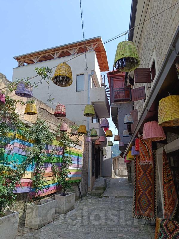 Porodična kuća 85m2 - Bar - Stari Bar