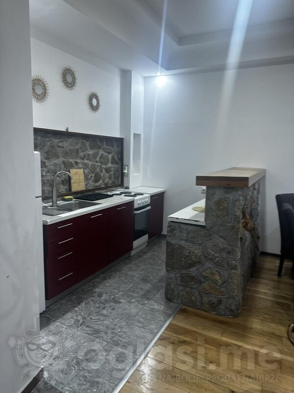 Kuća sa više stanova 80m2 - Budva - Budva (uži dio)
