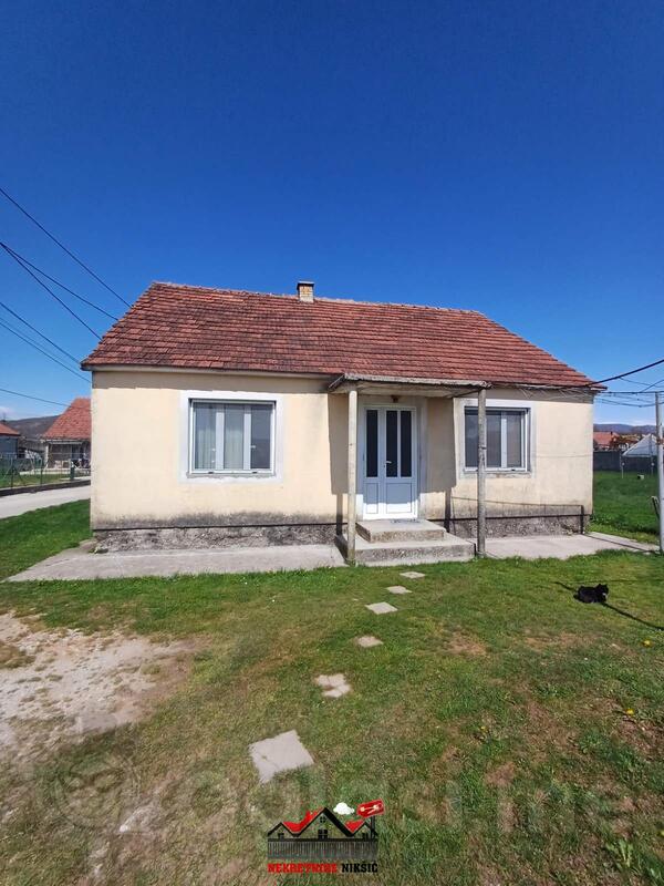Porodična kuća 81m2 - Nikšić - Kočani