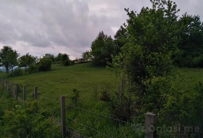 Poljoprivredno zemljište 1460m2 - Užice - Kremna