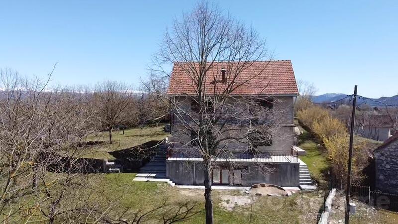 Porodična kuća 144m2 - Nikšić - Riđani